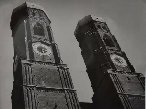 Windstosser, Türme der Münchner Frauenkirche Original-Photographie um 1960