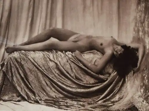 ART DECO AVANTGARDE EROTIK AKTFOTOGRAFIE Heliogravüren 1934  - Laryew, Nus 