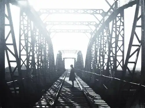 Rodtschenko - ORIGINAL-PHOTOGRAPHIE 1929 - Die Eisenbahnbrücke - EISENBAHN