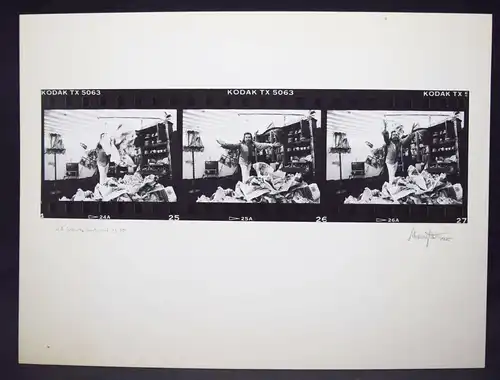 Schult, Orig.-Photographie SIGNIERT Kontaktabzug von Thomas Dix - AKTIONSKUNST 