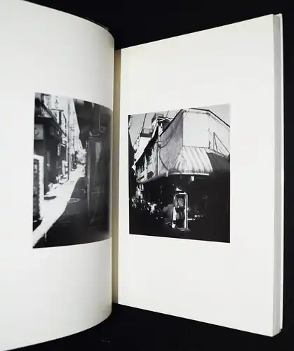 Moriyama, 4-ku SIGNED INSCRIBED - STREET PHOTOGRAPHY - JAPAN