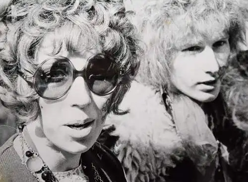 Seuss, Juergen. Portrait eines jungen Paares in London 1968 ORIG.-PHOTOGRAPH