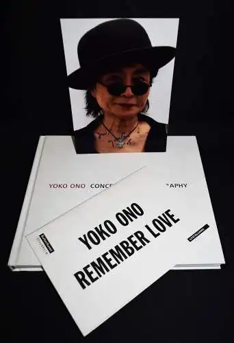 Ono, Yoko. Conceptual Photography + ORIG.-PHOTOGRAPH INSCRIBED ! LENNON BEATLES