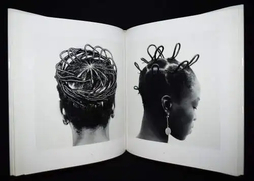 Magnin, J. D. ’Okhai Ojeikere. Scalo 2000PORTRAIT PHOTOGRAPHY HAIRSTYLES NIGERIA