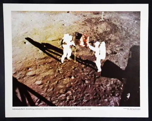 Apollo 11.  PRESSEDOKUMENTATION 12 Farboffset-Photos der NASA  ~1970 MONDLANDUNG