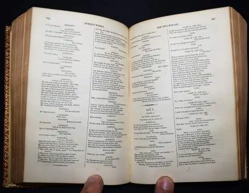 BIEDERMEIER-PRACHTEINBAND  um 1840. - Byron, Complete works. Galignani 1831