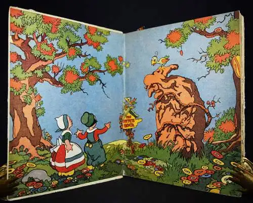 Disney, Mickey Mouse presents his Silly Symphonies - um 1935 POP-UP-BOOK