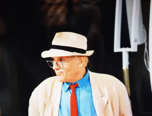 Hockney, David. 3 ORIG.-PRESSEFOTOS + Prospekt