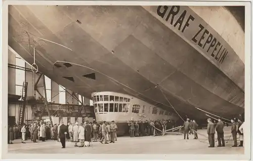 "Graf Zeppelin" in der Halle, 1936