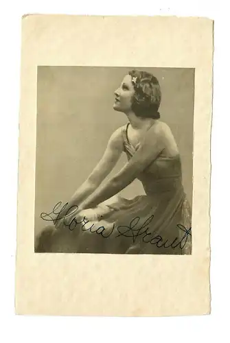 Postkartenformat mit Gloria Fraud, ca. 1937/38