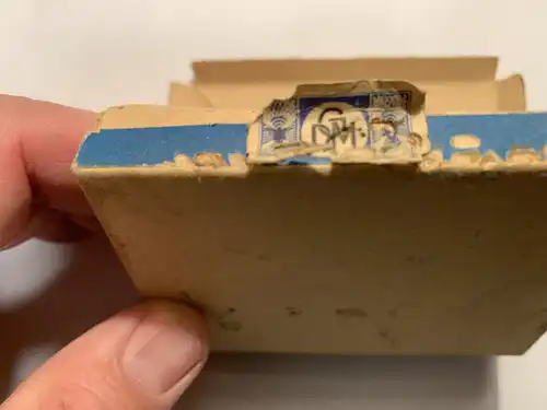 GG: boîte de cigarettes Vistsel, GDM avec marque de taxe bleu, sans contenu