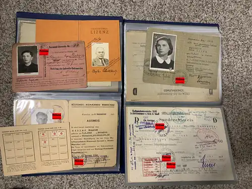 Collection de 550 cartes d'identité du gouvernement général GG 1939-1945