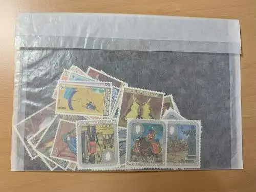 50 different stamps of Komoren/Comores, used and unused