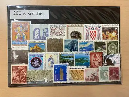 200 different stamps of Kroatien, Croatia, used and unused