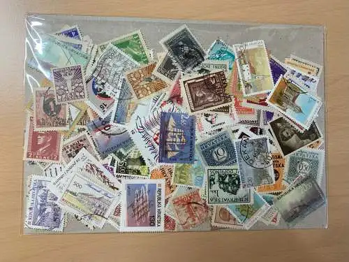 200 different stamps of Kroatien, Croatia, used and unused