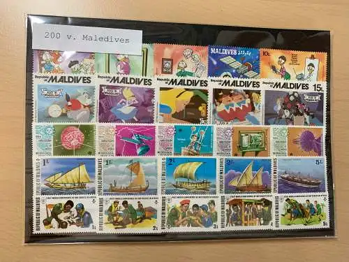 200 different stamps of Maldives/Malediven, used, unused