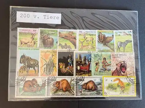 200 different stamps of Tiere, animals, alle Welt