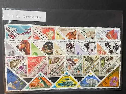 100 verschiedene dreieckige Briefmarken, 100 different triangular stamps