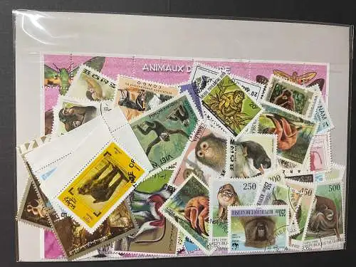 100 verschiedene Affen Briefmarken, 100 different monkeys stamps