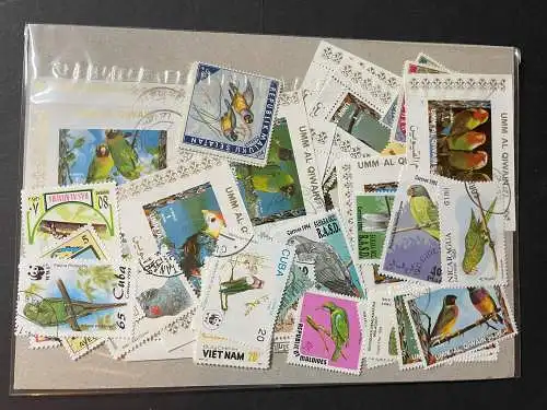 100 verschiedene Papageien Briefmarken, 100 different Parrots stamps