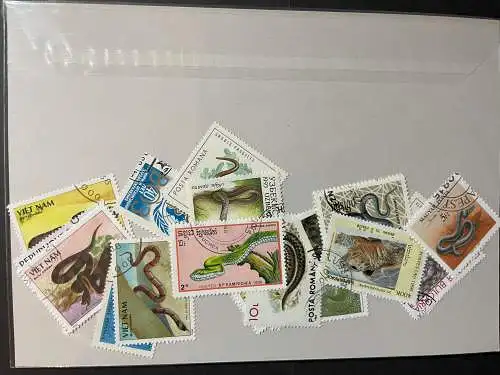 50 verschiedene Schlangen Briefmarken 50 different Snake stamps