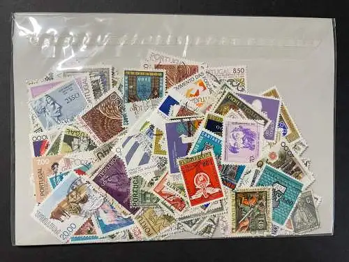 300 timbres différents Portugal, 300 different Portugal stamps