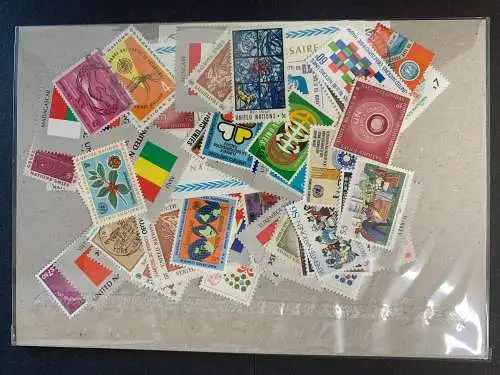 100 verschiedene UNO Briefmarken, 100 different UNO stamps