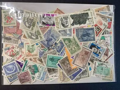 300 verschiedene Uruguay Briefmarken, 300 different Uruguay stamps