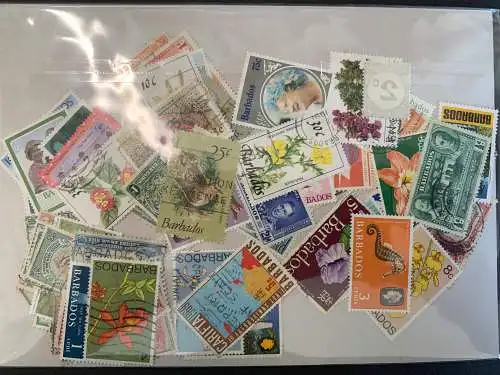 100 différents timbres Barbade, 100 different barbades stamps