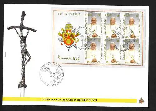 Vatican: le pape Benoît XVI, fais-le Pierre, 2005