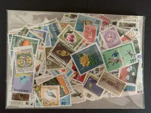 500 timbres différents Albanie, 500 different Albania stamps