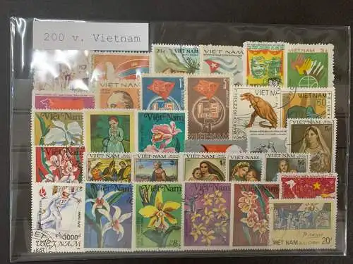 200 timbres différents Vietnam, 200 different Vietnam stamps