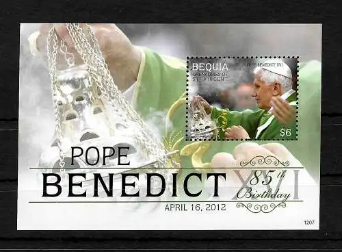 St. Vincent & Grenadinen:  85. Geburtstag von Papst Bendedict XVI,  Block, **