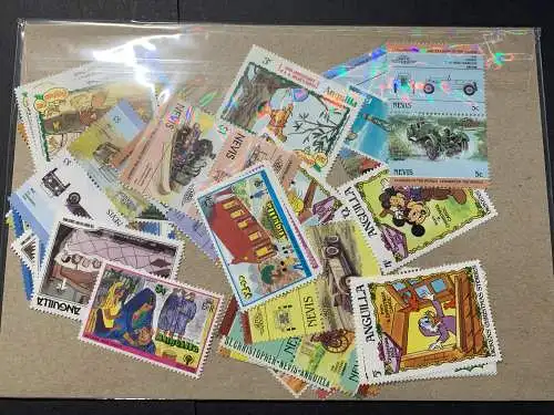 100 verschiedene St. Kitts, Nevis, 100 different Anquilla stamps