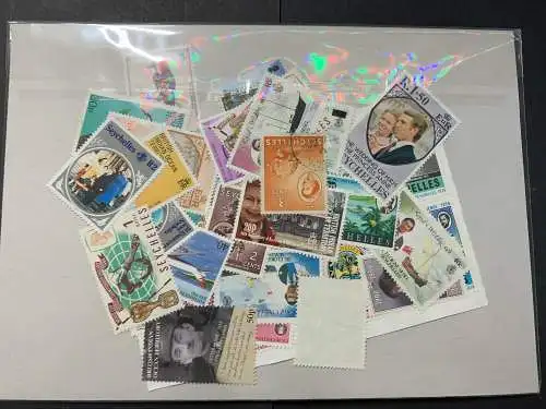 50 verschiedene Seychellen, 50 different of the Seychelles stamps