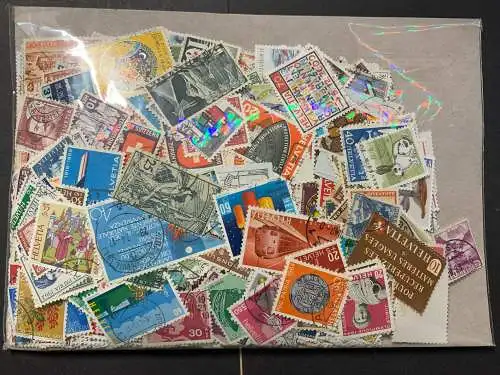 1500 verschiedene Schweiz, 1500 different Switzerland stamps