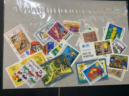 50 verschiedene Kinderzeichnungen, 50 different kids art stamps