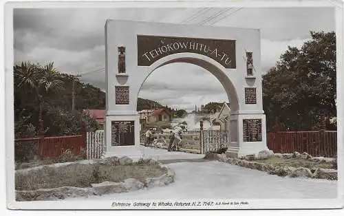 New Zealand, Tehokowhitu-a-tu, Gateway to Whaka, unused picture post card