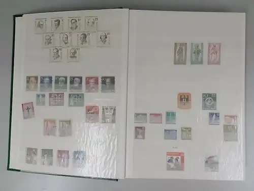 BERLIN 1948/1990 Posten in einem Steckbuch (800129)