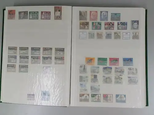 BERLIN 1948/1990 Posten in einem Steckbuch (800129)