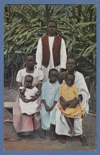 AK aus Deutsch-Ostafrika Christliche Eingeborenen-Familie in Moschi, ungelaufen