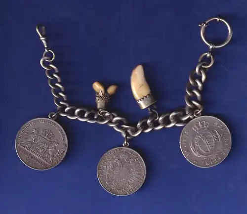 Sehr schöne CHARIVARI, daran SELTENE alte Silbermünzen sowie Zähne
