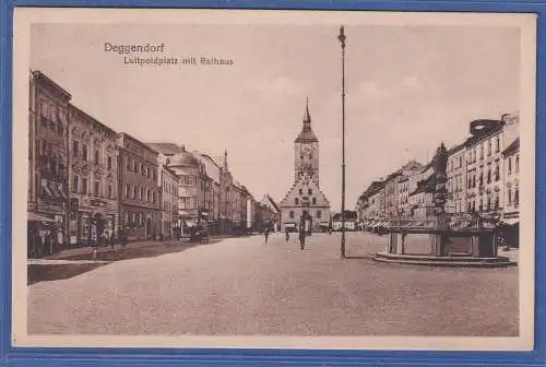 Alte AK Bayern Deggendorf Luitpoldplatz mit Rathaus, ungelaufen