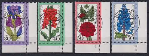 Berlin 1976 Gartenblumen Mi.-Nr. 524-27 je Eckrandstück mit Formnummer  O BERLIN