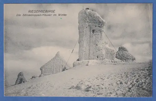 Alte AK Riesengebirge Schneekoppe Häuser im Winter, ungelaufen datiert 1924
