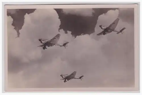 [Propagandapostkarte] Propagandakarte Eine Kette Junkers- Ju 87 Sturzkampfflugzeug (Stuka), ungebraucht. 