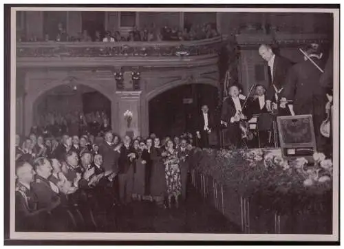 Adolf Hitler. 
