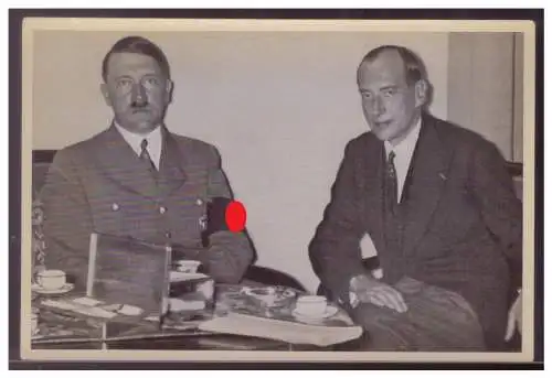 Adolf Hitler. 