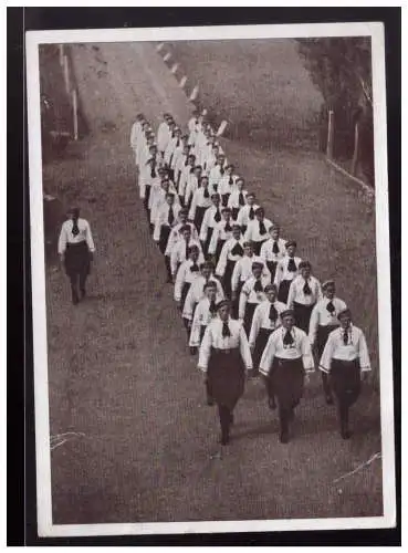 [Propagandapostkarte] Dt- Reich (008565) Propaganda VDA Spendenkarte Siebenbürger Jugend maschiert, weiblich, gelaufen 1941. 