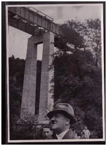 Adolf Hitler. 